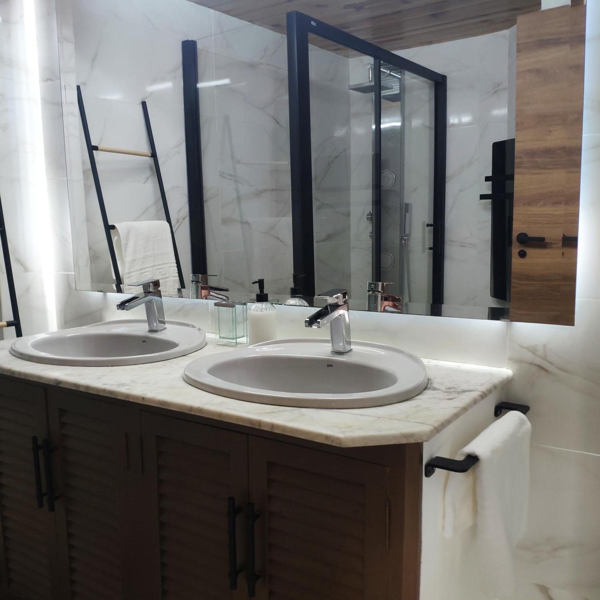 Luxury Jacuzzi Home & Terraces มาลากา ภายนอก รูปภาพ